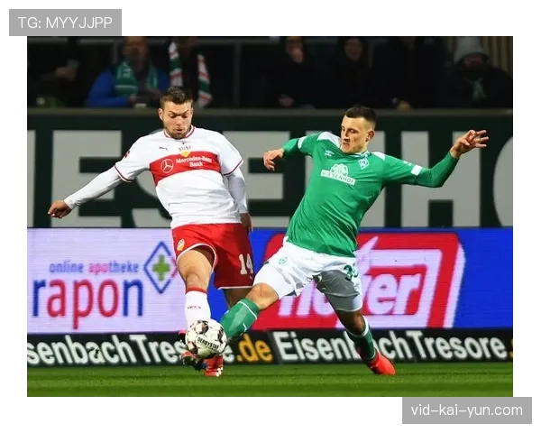 更衣室故事:斯图加特队长在战平后,召集全队观看防守片段,强调纪律性 更衣室故事:斯图加特队长在战平后,召集全队观看防守片段,强调纪律性