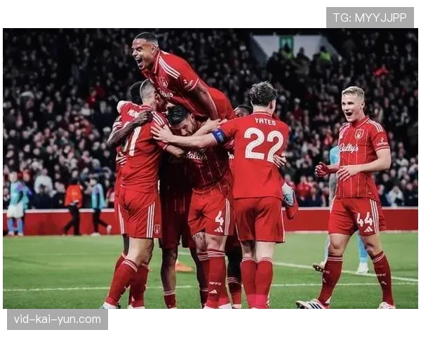 特写:赛季最后主场,诺丁汉森林老将谢尔维尔含泪向球迷告别